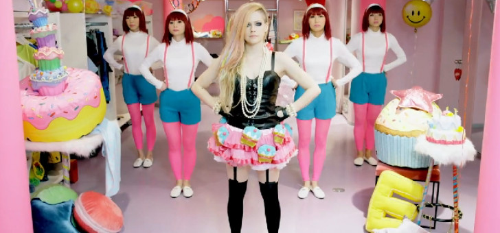 Аврил Лавин представила видеоклип 'Hello Kitty'